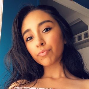 Meet your Posher, Cassandra